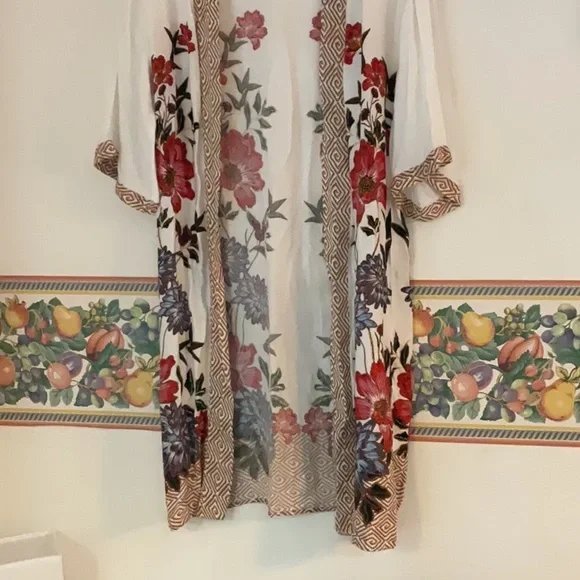 DR2 Floral Kimono/Duster/Cover-Up, Size S/M, White/Red - Picture 2 of 9